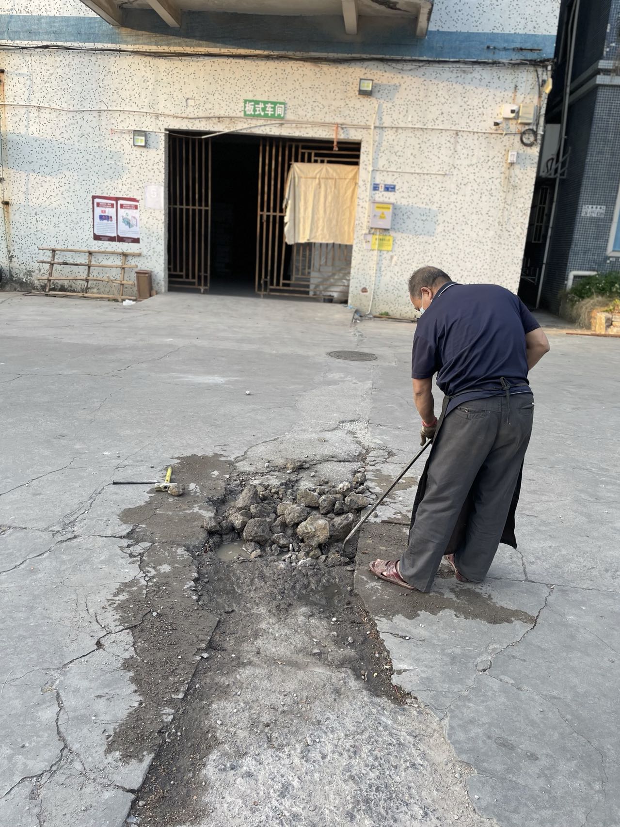 上下鋪鐵床廠家淡季整頓修理中！
